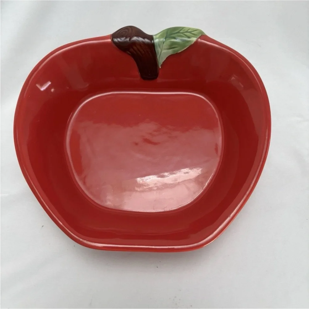 Plentiful Pantry Red Apple Shaped Baking Pie Dish 9”